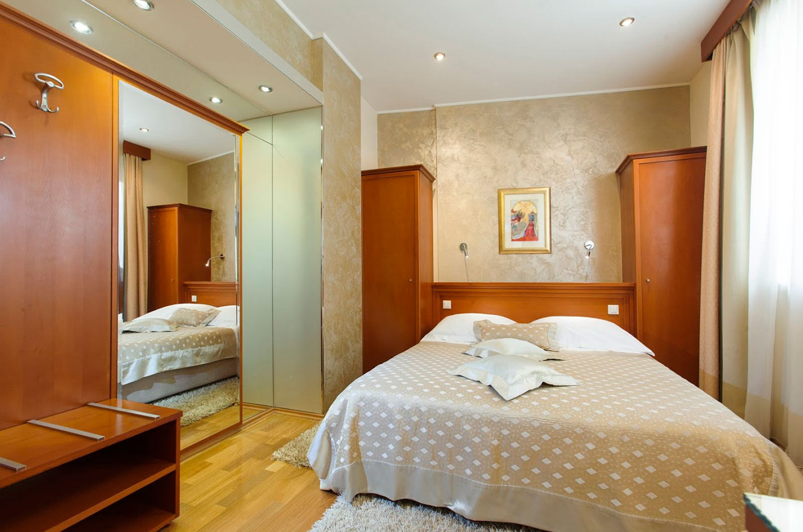 Classic Double Room — Royal Suites Split