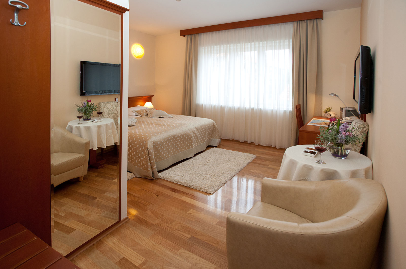 Superior Double Room — Royal Suites Split