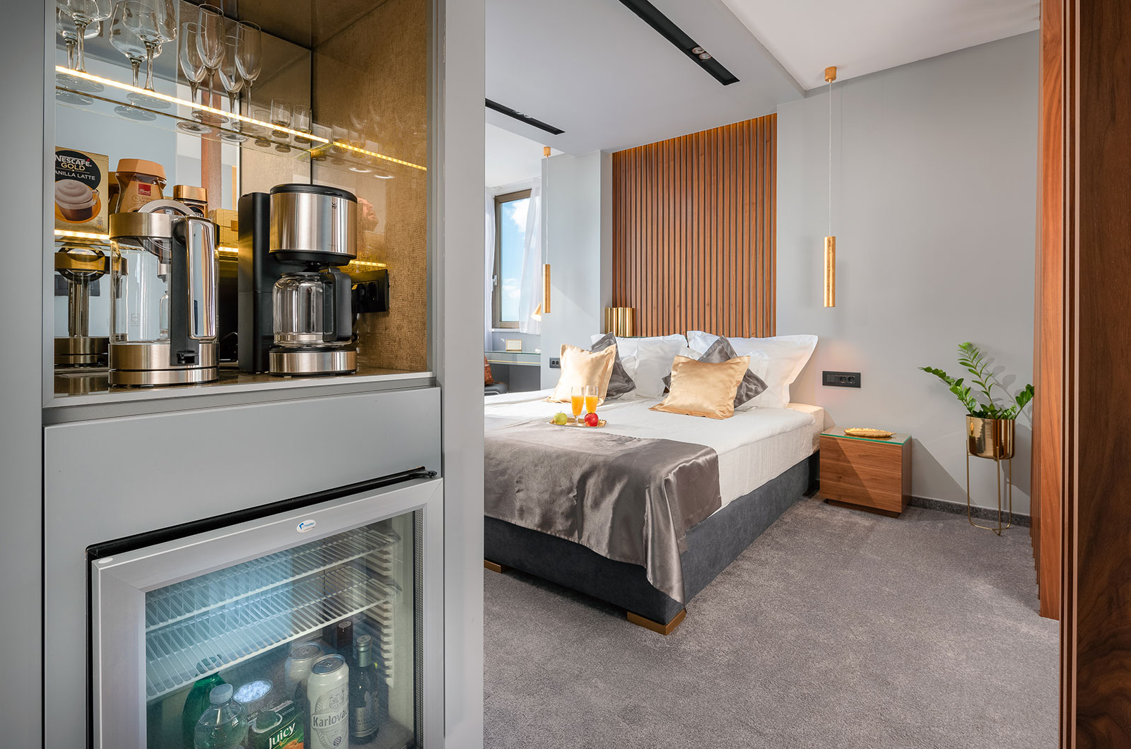 Studio Suite — Royal Suites Sky Split